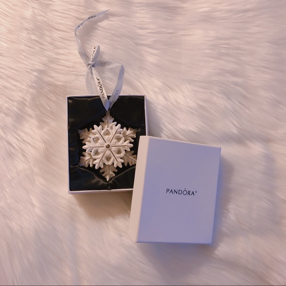BNIB Pandora Limited Edition Snowflake Ornament